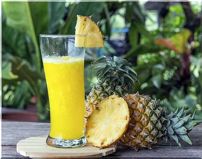 Drink pineapple water - the benefits are huge!