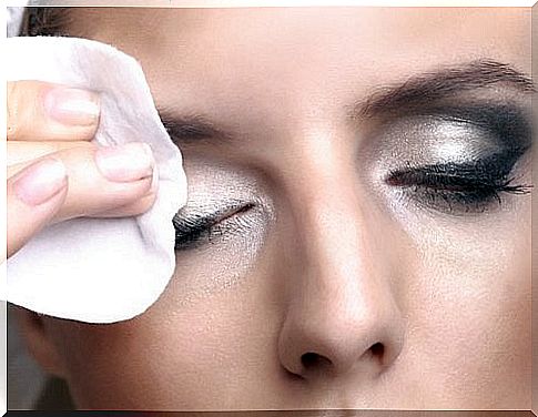 removing eye makeup