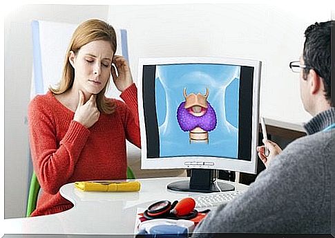 Woman at the doctor with a thyroid gland