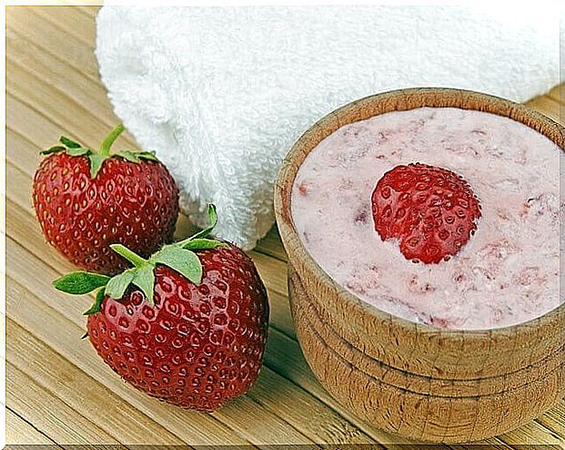 Natural strawberry cream