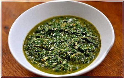 Green chimichurri sauce