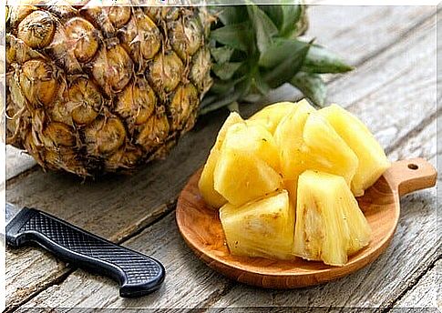 Sliced ​​pineapple