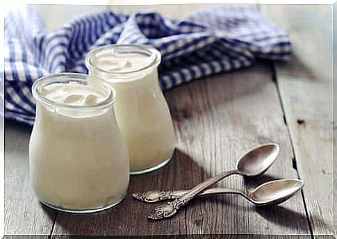 Natural yogurt