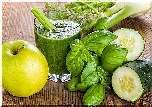 Green apple, cucumber and ginger juice for weight loss