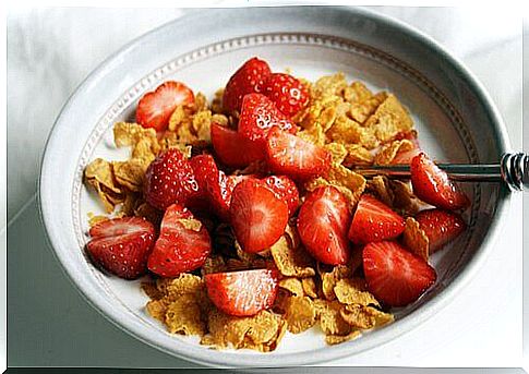 breakfast cereal with strawberries