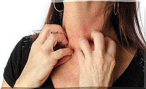 Skin itching and the effects of scratching