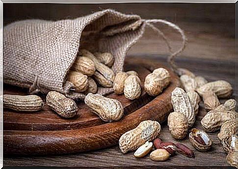 Peanuts are healthy types of nuts.