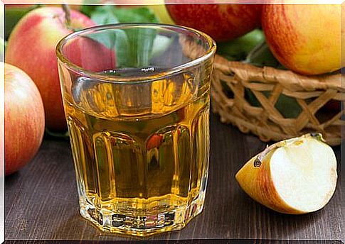 Natural rejuvenating tonic from apples