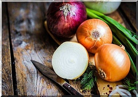 Onion juice - how to obtain and use it?