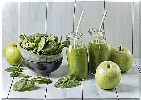 Green juice, apple, and spinach