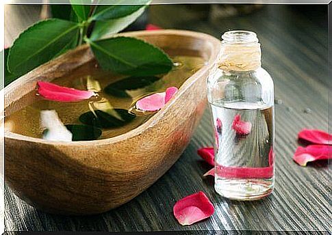 Rose water and sagging skin of the face