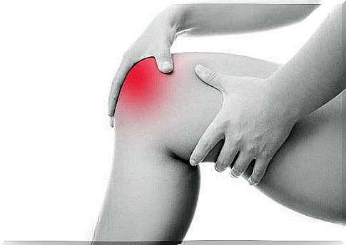 Pain in the knee joint