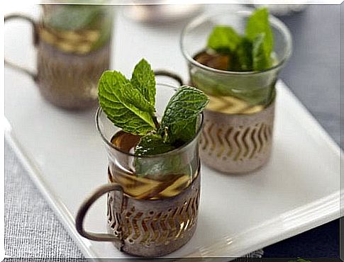 steamed mint leaves