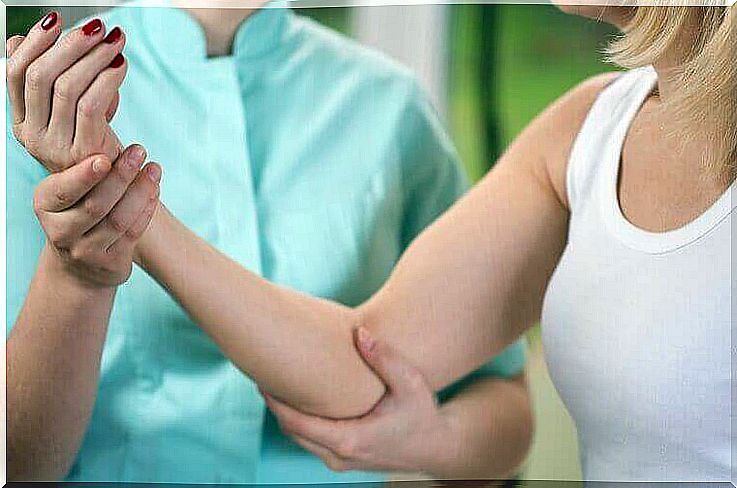 elbow examination