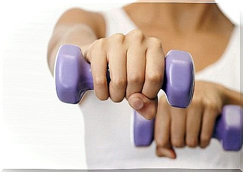 exercises with weights help to slim the arms