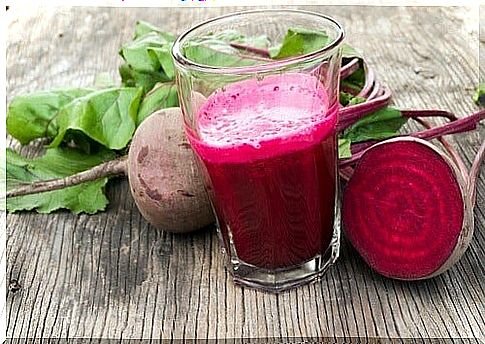 Varicose veins - fight them with beetroot and parsley juice